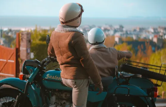 私家團：以邊車遊覽多維爾