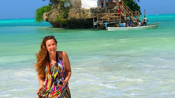 Zanzibar: Jelajah Hutan Jozani, Gua Kuza & Restoran Rock