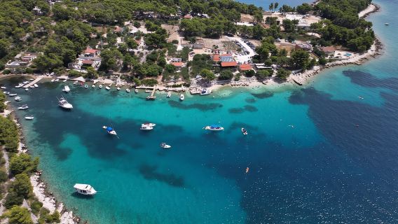 Spalato/Traù: Avventura in motoscafo di mezza giornata (5 ore) tra 3 isole