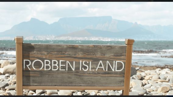 Cape Town: Robben Island and two Oceans Aquarium Day Tour