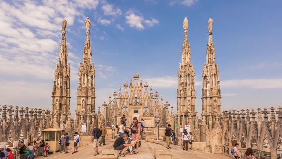 Skyward Soiree: การค้นพบ Duomo และวิวมหัศจรรย์บนดาดฟ้าแบบพาโนรามา