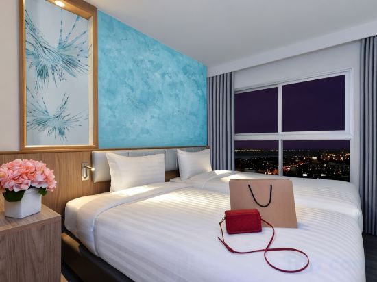Centre Point Prime Hotel Pattaya - Tap to explore photos