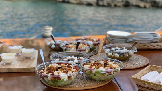 Marseille: Day Sailing in the Heart of the Calanques with Meal and Wine