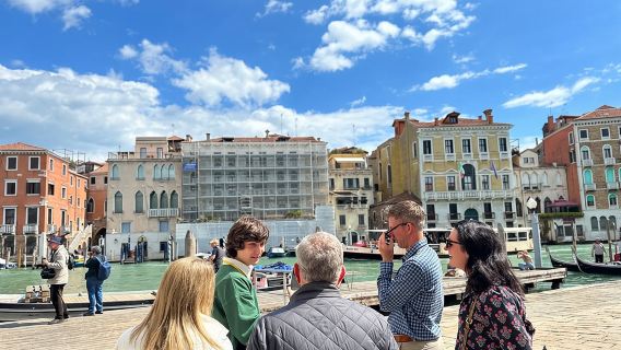 Visite gourmande de la rue dans le centre-ville de Venise avec des cicchetti et des spécialités locales