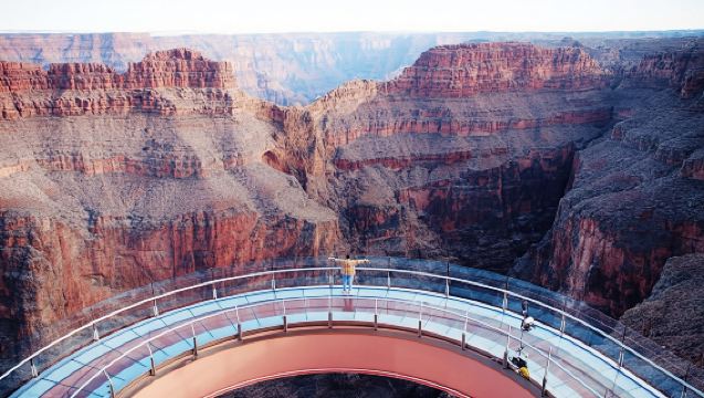ทัวร์รถบัสรอบแกรนด์แคนยอนเวสต์ริมพร้อมจุดถ่ายรูปที่เขื่อนฮูเวอร์และตั๋วสกายวอล์ค