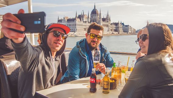 Budapest Downtown Sightseeing Cruise Tour With Cocktail