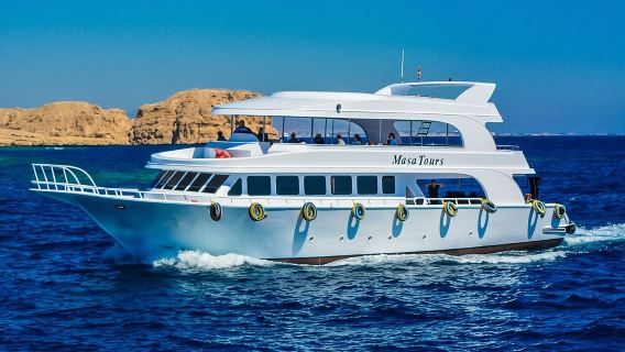 Escursione di un giorno con snorkeling a White Island e Ras Mohammed in barca VIP