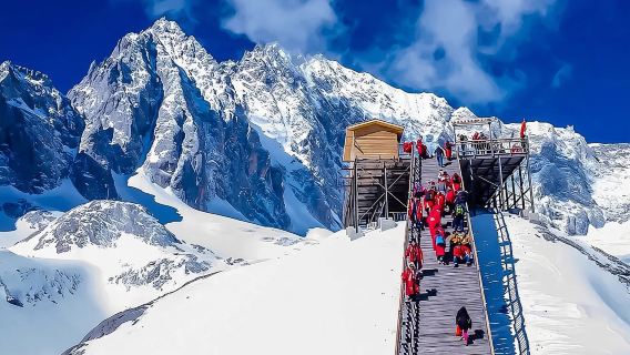 Lijiang Yulong Snow Mountain [cableway + Blue Moon Valley + Impression Lijiang] 1-day tour, 8-person pure play group