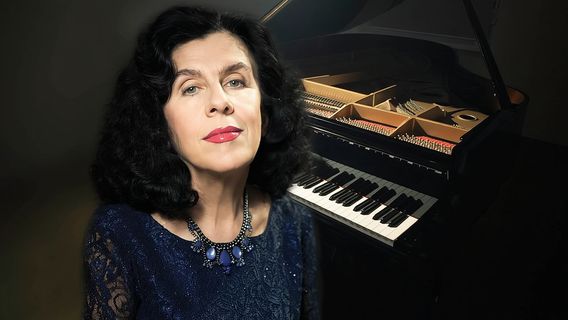 Daily live piano Chopin's concerts at 6:30 pm in the Warsaw