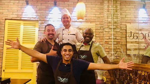 Intensiv-Kochkurs & Markttour mit lokalem Koch + Kochbuch