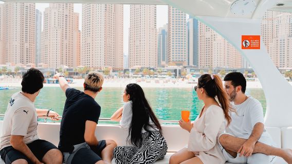 Dubai: Luxus-Yacht-Tour mit Grill-Optionen