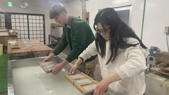 金沢発:白川郷、五箇山、木彫りの芸術