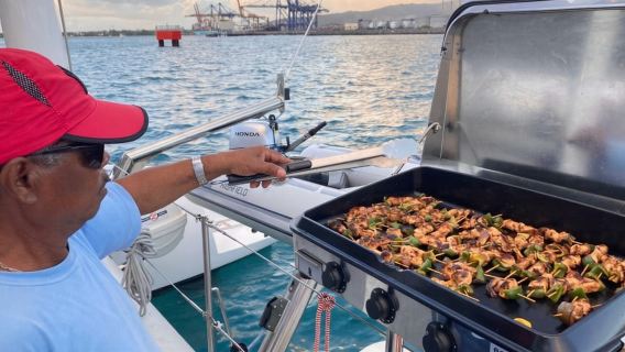 Norte: Crucero a la isla plana y la isla Gabriel. Almuerzo con barbacoa.