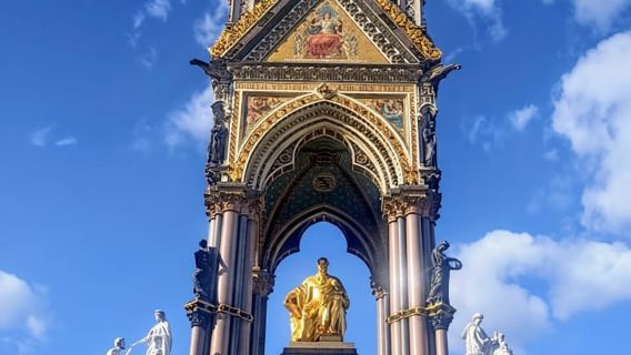 London: Jalan-jalan di Tiga Istana & Minum Teh di Istana Kensington