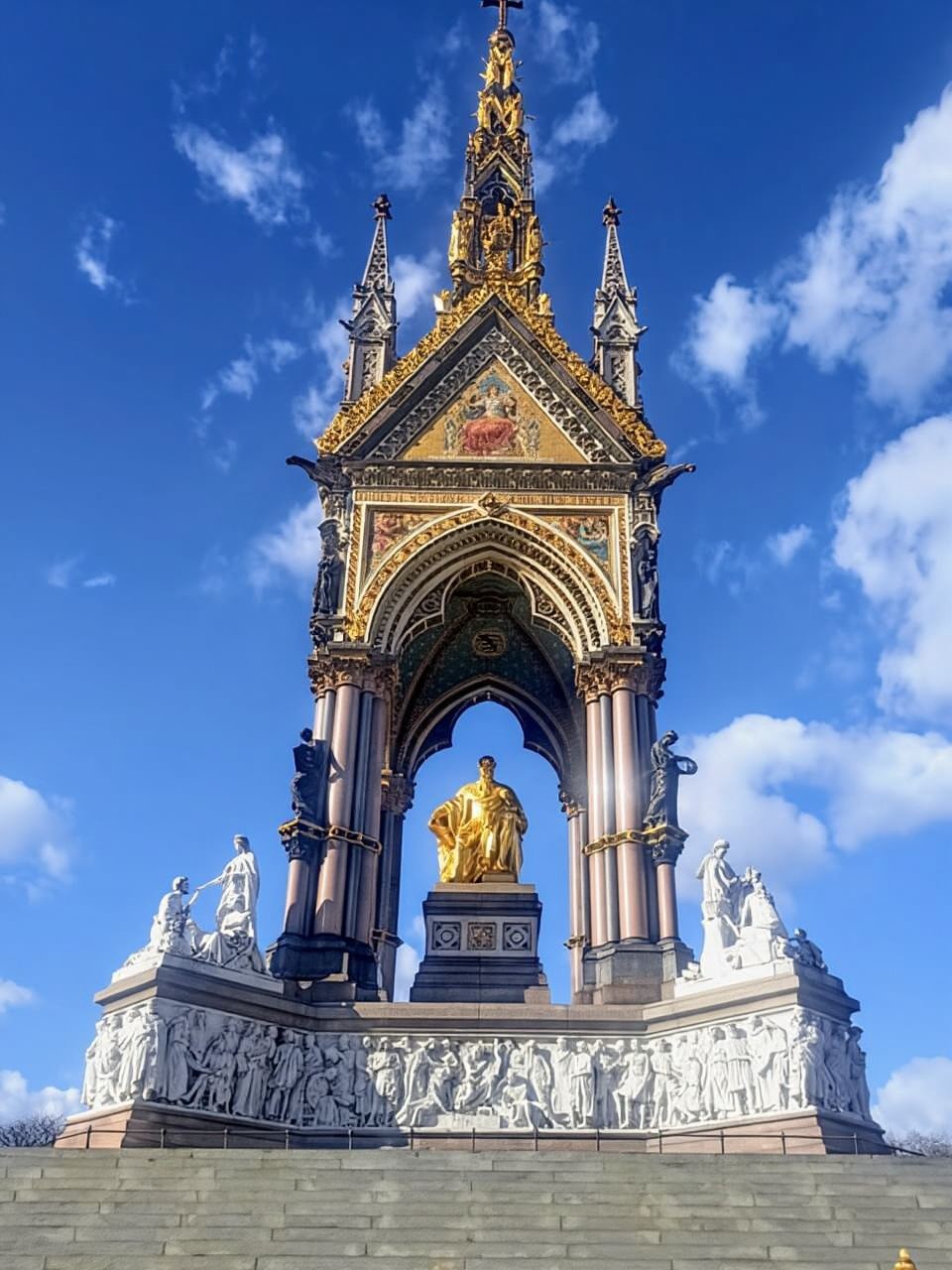 Londra: passeggiata tra i tre palazzi e tè a Kensington Palace