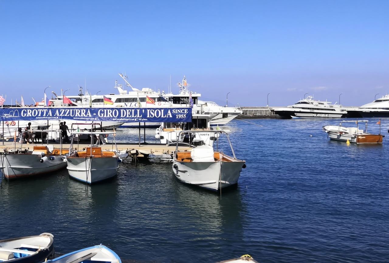 意大利那不勒斯卡普里島+國家考古博物館【中文專車-舒適純淨】