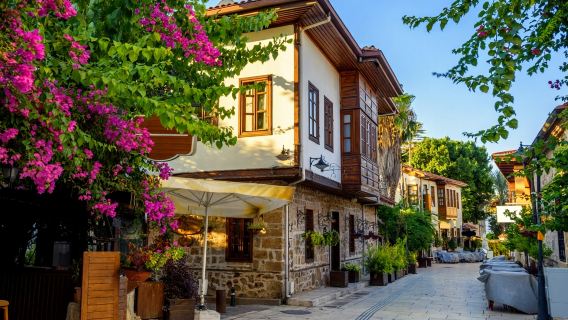 perjalanan satu hari Kota Tua Antalya + Gerbang Hadrian + Air Terjun Duden, Tersedia pemandu wisata Bahasa Mandarin dan Inggris (Opsional)