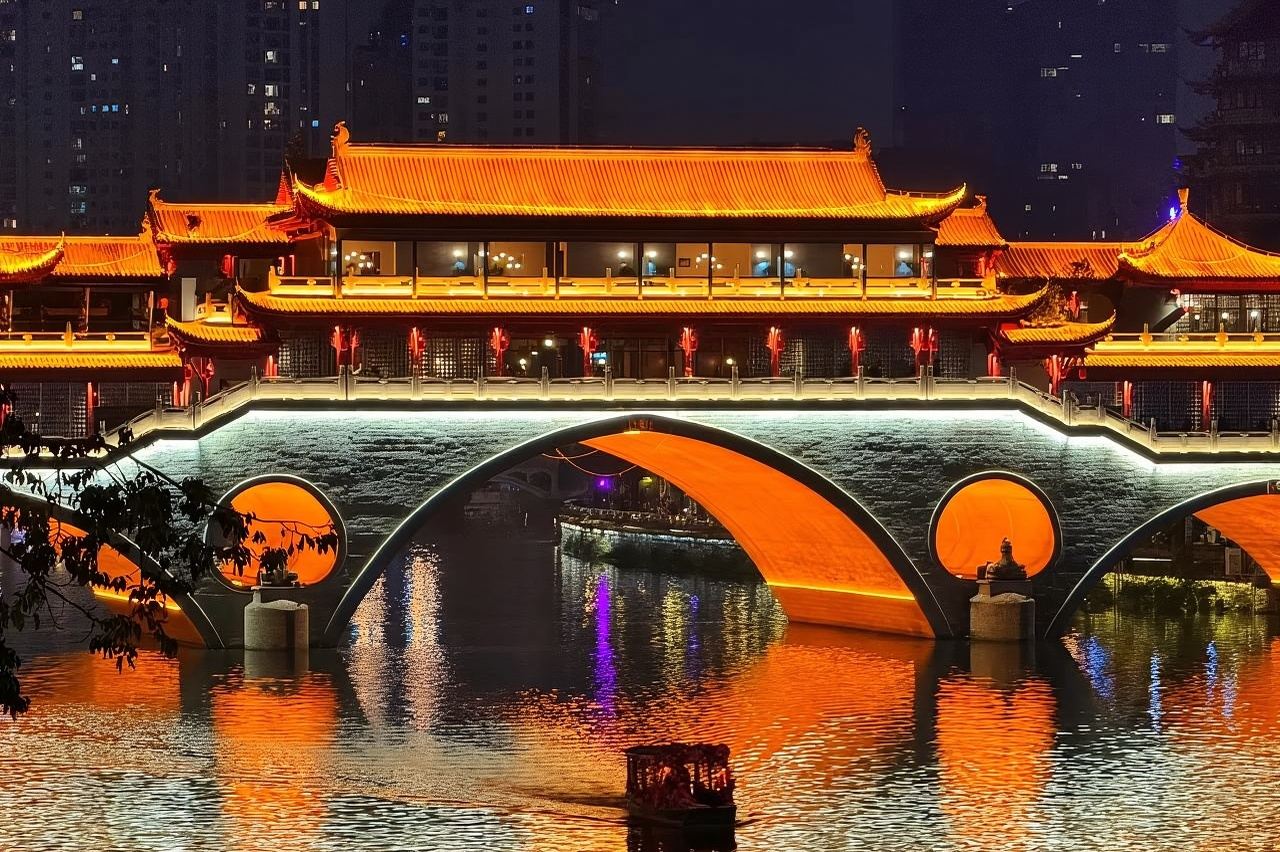 Chengdu Jinjiang Cruise - A top pick for must-visit night attractions in Chengdu, offering a scenic boat tour to experience the city's iconic night views.