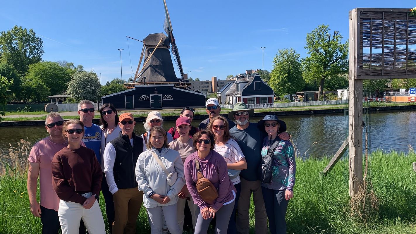 Amsterdam: Tour in e-bike nella campagna di Mike, con formaggio e zoccoli