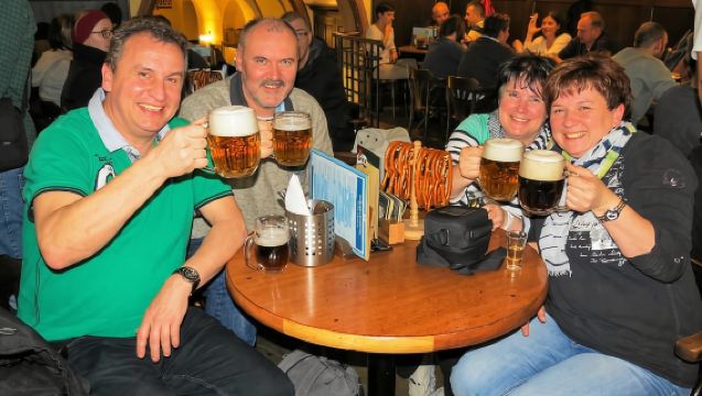 ปราก: ทัวร์เบียร์สุดเลื่องชื่อพร้อมอาหารเย็น