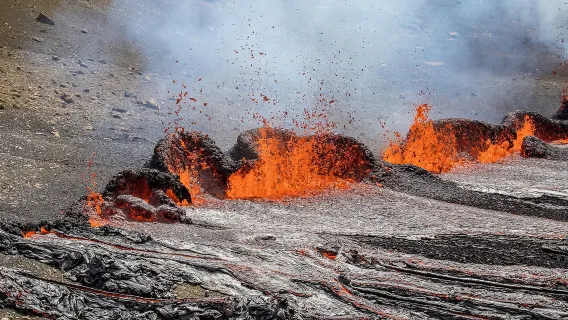 1-day hiking tour in the Fagradalsfjall Volcano area of Iceland|Professional outdoor guide|Downtown transfer (optional)