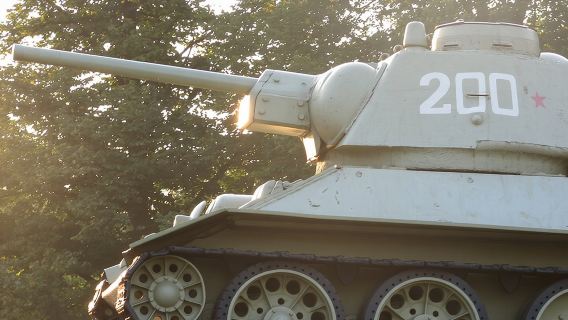 Visita guiada privada a pie: Lugares históricos de la Segunda Guerra Mundial y la Guerra Fría en Berlín