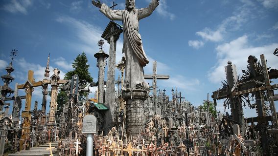 Private Full-Day Trip to Hill of Crosses, Rundale Palace & Bauska