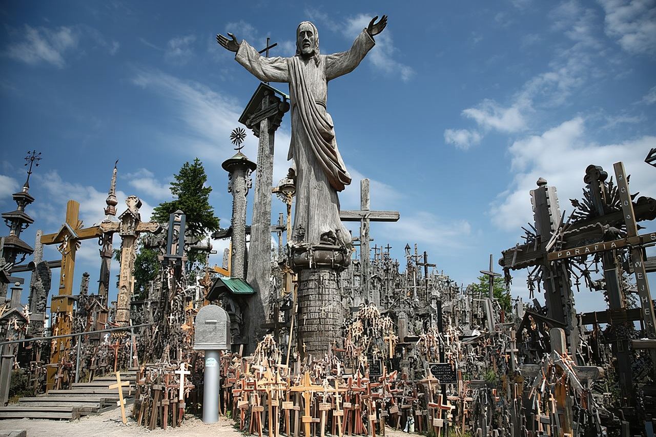 Escursione privata di un giorno intero alla Collina delle Croci, al Palazzo di Rundale e a Bauska