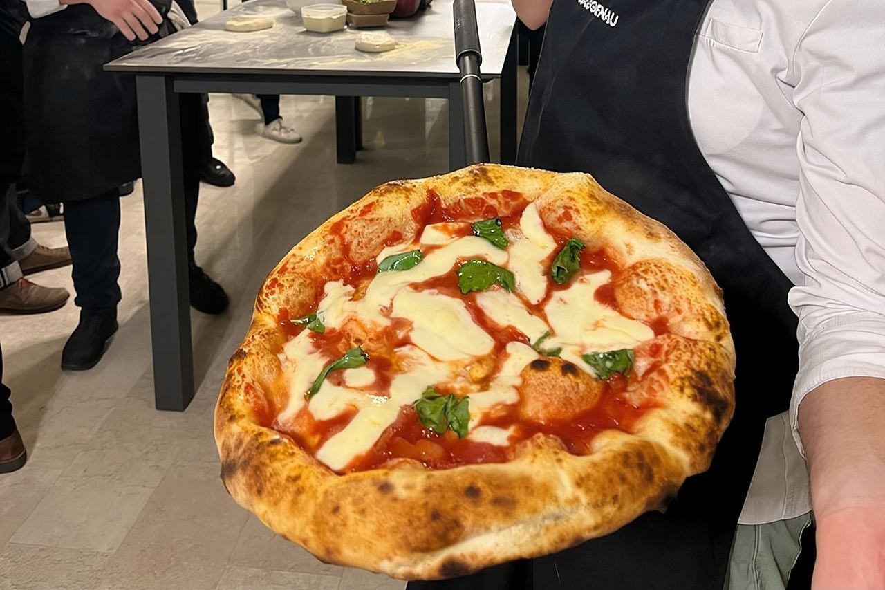 Pizza-Kochkurs mit Tiramisu und Weinprobe in Mailand