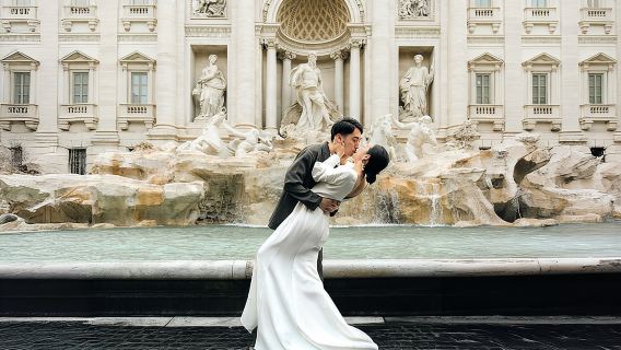 Rome Early Morning Private Photoshoot at the Trevi Fountain