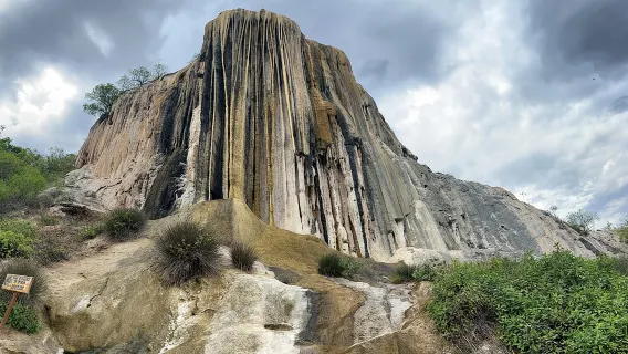 Esplora Hierve el Agua, Mitla, Tule, Textile e Mezcal per un giorno