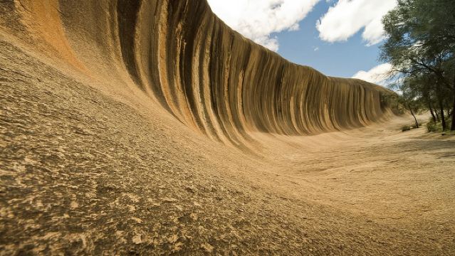 Wave Rock, York and Aboriginal Cultural Day Tour from Perth