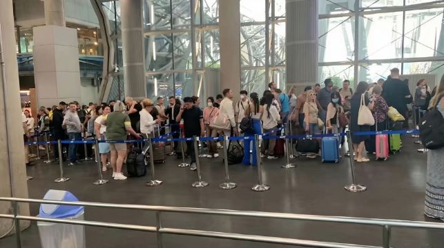 泰國曼谷快速通關泰國快速通道VIP素萬廊曼機場VIP帶關普吉清邁