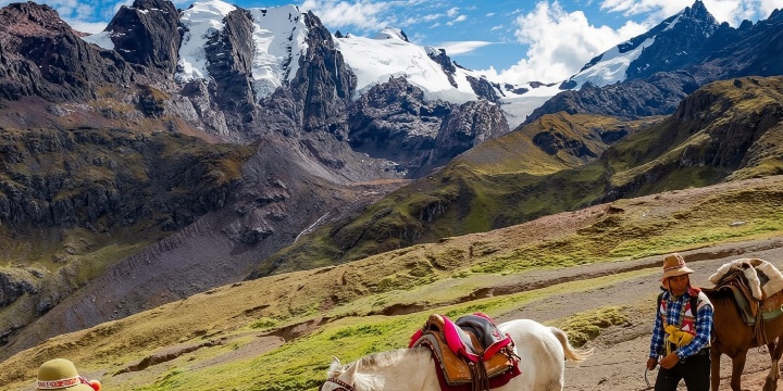 彩虹山騎馬體驗 + 自助餐