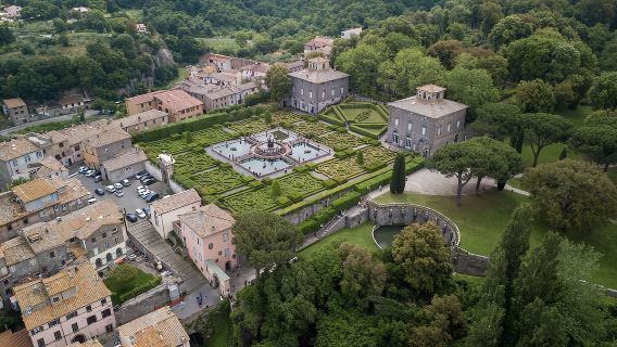 Rome: Chuyến đi trong ngày của Civita di Bagnoregio & Vườn Villa Lante