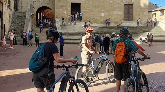 San Gimignano: Tour in E-Bike con Degustazione