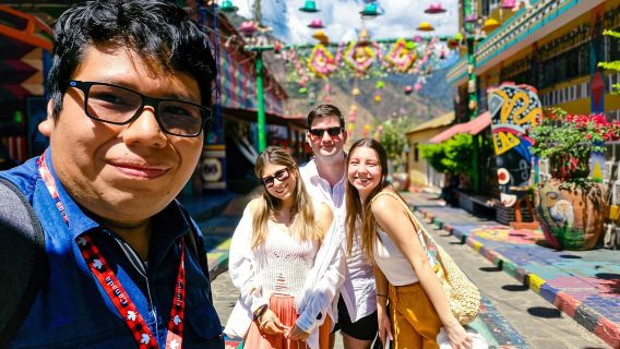 Scopri San Juan La Laguna: un'esperienza di camminata guidata