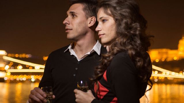 Széchenyi Thermal Bath Admission and Danube River Dinner Cruise with Live Music