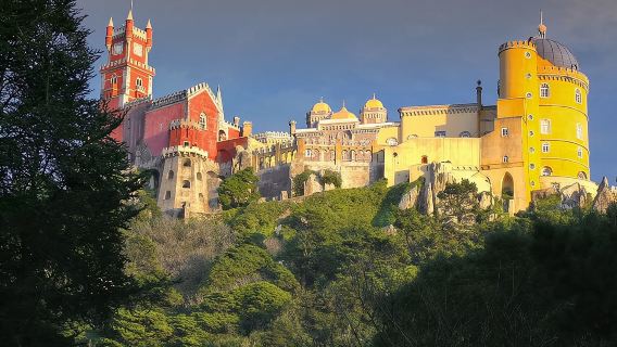 Sintra & Cascais Private Tour from Lisbon + Dinosaur footprints on the beach!