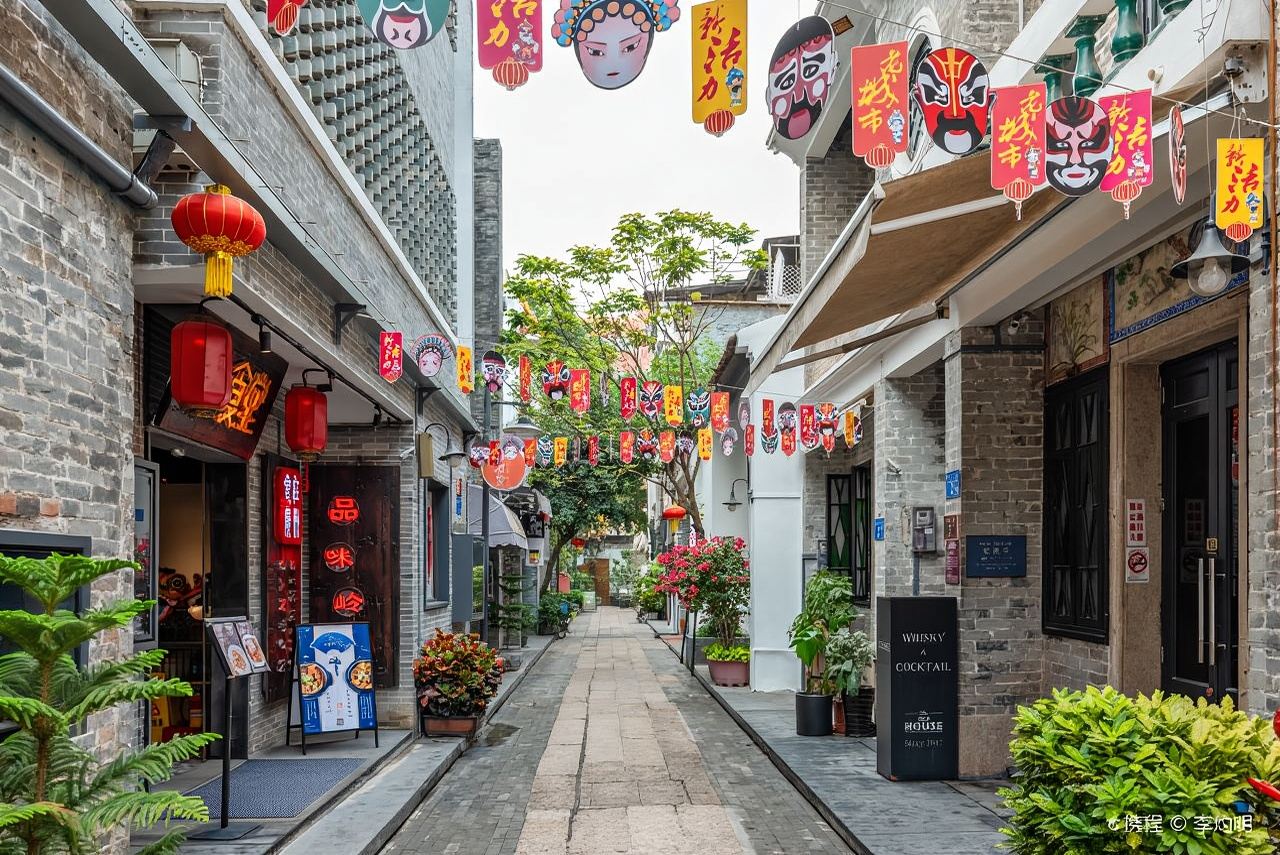 Reise durch die Stadt der Ziege: Guangzhou Tower + Yongqing Fang + Shamian + Nachtfahrt auf dem Perlfluss mit Abholservice
