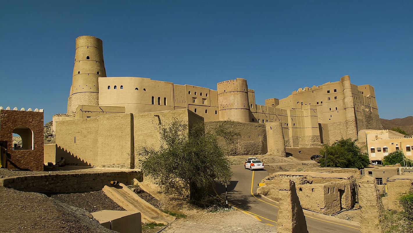 馬斯喀特出發尼茲瓦/巴赫拉城堡/阿曼跨時代博物館一日遊