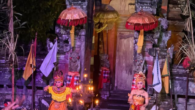 Ubud: Kecak & Fire Dance Show at Batubulan Village