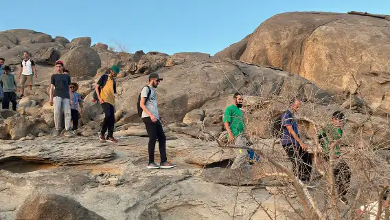 เจดดาห์: เดินป่าบนภูเขาและโยคะยามพระอาทิตย์ตก