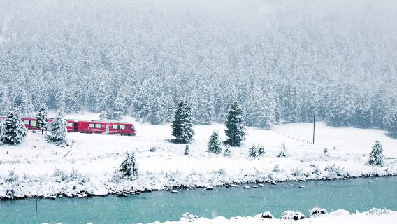 Milan: Bernina and Glacier Train Tickets & Sankt Moritz Tour
