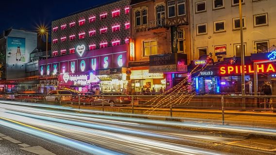 Hamburg: Lawatan Malam St. Pauli Persendirian bersama Penari Muzikal