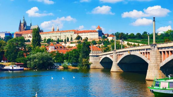 Prager Burg, Veitsdom, Königspalast, St.-Georgs-Basilika