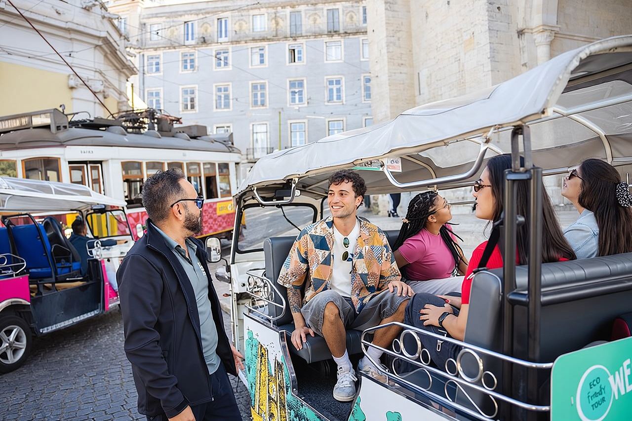 1.5-Hour Private Tuk Tuk Tour of Lisbon Old Town and City Center