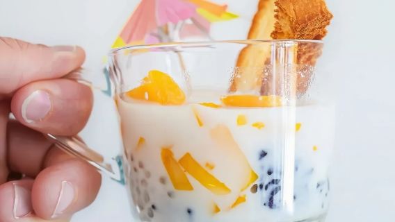 Lijiang Naxi Food Exploration Tour (English-speaking Guided Tour): Stroll through the ancient market, prepare local delicacies yourself, and enjoy the ambiance of a traditional courtyard.