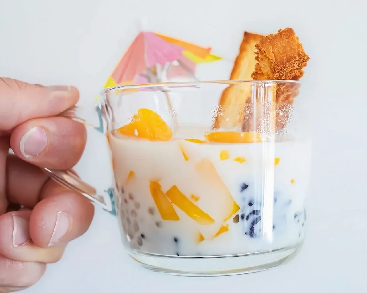 Lijiang Naxi Food Exploration Tour (Englischsprachige Führung): Schlendern Sie durch den alten Markt, bereiten Sie selbst lokale Köstlichkeiten zu und genießen Sie das Ambiente eines traditionellen Innenhofs.