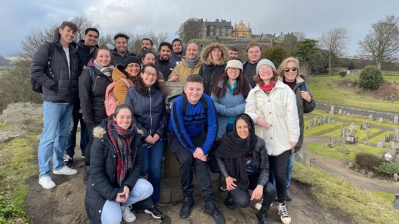 Stirling: Daily Guided Walking Tour (11am & 2pm)